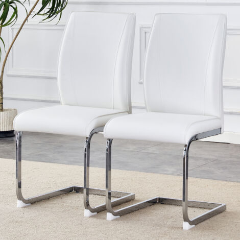 Design européen élégant : 2 articles par carton. Des coussins en PU blancs sont associés à des pieds métalliques argentés. Cela combine une esthétique raffinée avec un style moderne. (1/5)