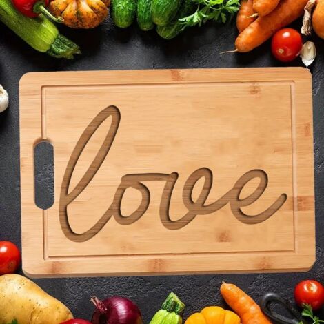 Planche en bambou "LOVE" romantique – Cadeau personnalisé en bambou élégant (1/5)