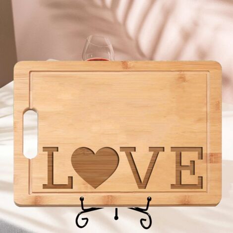 Planche en bambou texte "LOVE" gravé – Pour elle, pour lui, cadeau amoureux (1/5)