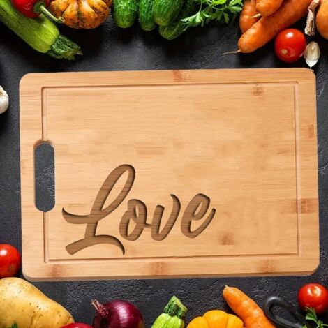 Planche à découper "LOVE" tendre – Message gravé, cadeau amoureux (1/5)