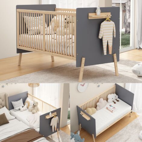 Lit en bois massif pour bébés. Lit réglable, avec possibilité de régler la hauteur à trois niveaux différents. Pas de matelas inclus 1407086 cm (1/5)