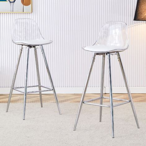 Set de deux chaises transparentes, avec dossier invisible. Les cadres en métal sont de couleur argentée. Ce set est idéal pour les salons, les salles à manger, les comptoirs, les îlots et les cafés. (1/5)