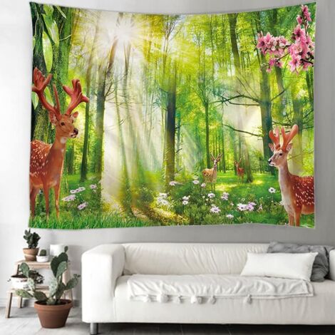 Tapisserie murale représentant un cerf, un arbre vert et un paysage tropical. (1/5)