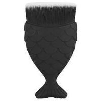 Pinceau de maquillage à queue de poisson tendance pour poudre et contouring