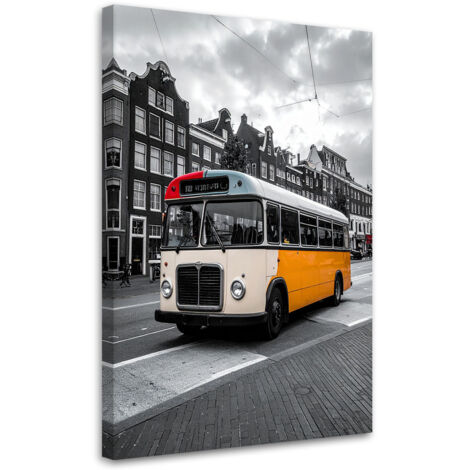 Cuadro en Lienzo, Autobús retro aparcado en una calle de La Habana Cuba, 20x30 (1/5)