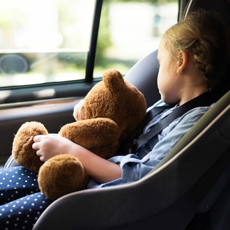 FableKids Silla de auto MIKA Arnés de seguridad de 3 puntos, regulable en altura