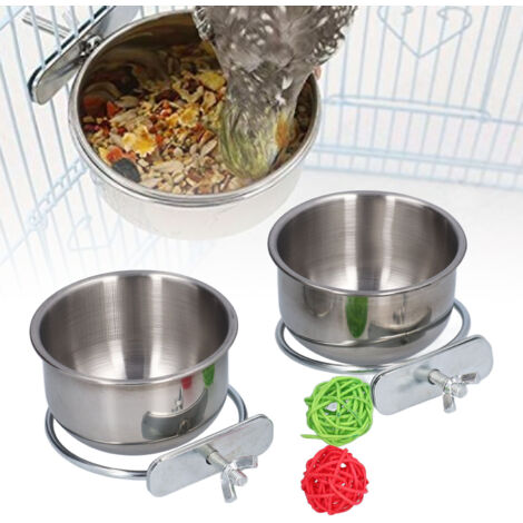 Papageiennapf mit Rattankugel: Futter- und Wassernapf aus Edelstahl mit Käfigclips – Set bestehend aus 2 Näpfen, 2 Halterungen und 2 Rattankugeln für Vögel, Papageien, Hamster und Kleintiere (1/5)