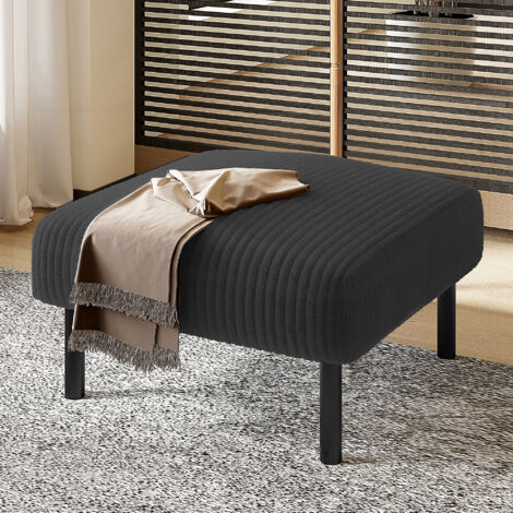 Banc en tissu de qualité supérieure, avec un cadre métallique. La douceur du velours offre un confort optimal. Il peut être utilisé de diverses manières : comme banc de pieds, comme tabouret ou comme  (1/5)