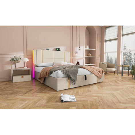 Lit double avec fonction de chargement USB type C. Éclairage LED. Dimension du lit : 180×200 cm. Lit équipé d’un sommier en bois. Matériau utilisé pour la fabrication du lit : lin beige. Pas de matela (1/5)