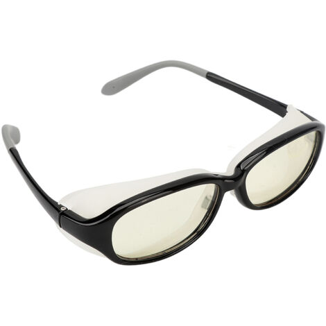 Lunettes de sport polyvalentes avec verres jaunes anti-buée et protection UV pour cyclisme, randonnée, pêche. (1/5)