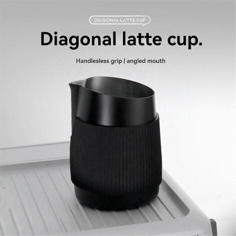 Tasse à ouverture pointue et oblique, design à tirer, couleur unie, pour mousse de lait, noire (1/5)