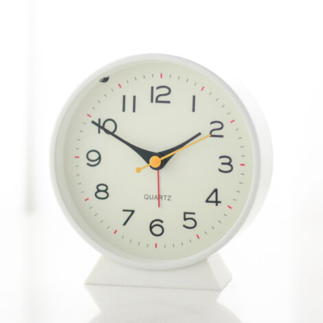 Réveil Matin analogique – Réveil rétro en métal, Silencieux sans tic-tac, à Pile avec lumière Nocturne, pour Chambre, Bureau ou Table de Chevet (Blanc) (1/5)