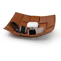 Men's key storage tray, made of PU leather, suitable for entryway tables, bedside tables, and office desks. It can hold wallets, keys, etc., and comes in a light brown color.