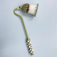 Candle flame extinguisher, unique candle extinguisher, decorative candle extinguisher metal candle tool (white flower pattern).