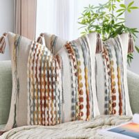 Two-piece Bohemian style throw pillowcase set - 45×45 cm - Pillow insert not included - With tassels - Stylish and versatile - Suitable for sofas, beds, or bedrooms, modern and fashionable.