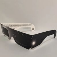 Lunettes d'éclipse solaire (lot de 8) - Lunettes de protection conformes à la norme ISO 12312-2:2015 et certifiées CE, adaptées à l'observation directe du soleil (style ciel étoilé noir)