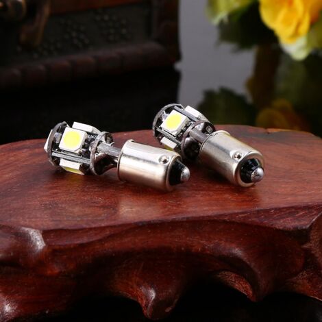 2 pièces Feux LED Décodeur Blanc pour Intérieur Auto, Remplacement pour Veilleuses Latérales (1/5)