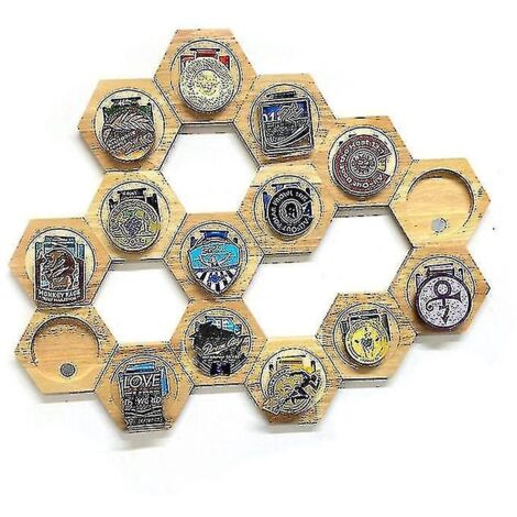 présentoir à médailles hexagonal en bois, forme alvéolée, avec perforation gratuite.