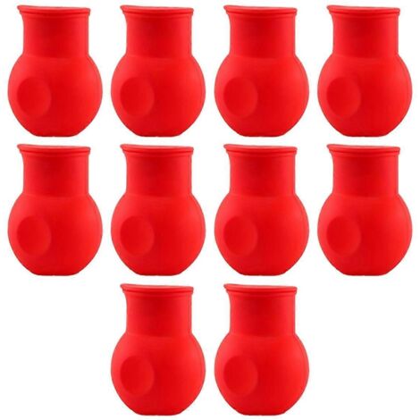 Moule en silicone rouge pour faire fondre le chocolat, chauffer le beurre et verser le lait. (1/5)