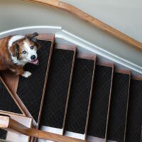 Tapis d'Escalier Antidérapant, Lot de 15 Marchettes d'Escalier Autocollantes Intérieur, Moquette Escalier Réutilisable pour Animaux, Seniors, Enfants (Motif en Losange, Noir, 76x20 cm)
