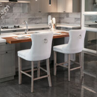 Lot de 2 Tabourets de Bar Contemporains en Velours Capitonné, Pieds en Bois Finition Cloutée Chromée, Style Décontracté Chic Couleur Beige