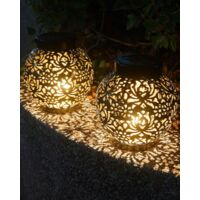 Deux lanternes solaires d'extérieur, étanches et en métal à motif pivoine blanc chaud, adaptées aux jardins, terrasses et balcons extérieurs (noir)