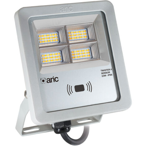 Aric – Projecteur à détecteur de mouvement 23W – 3340 lumens à 4000K – IP66 – Angle de faisceau 90° – Télécommande incluse