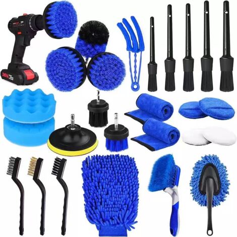 Kit de limpieza para coche de 26 piezas que incluye cepillos para ruedas y productos de pulido y detallado.