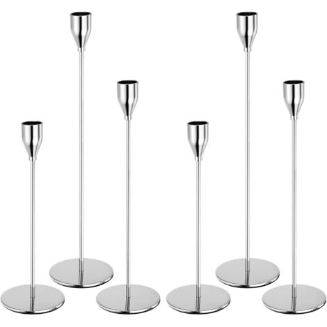 Un juego de 6 candelabros de plata (33/28/22 cm), perfectos para bodas, cenas románticas, fiestas y muchas otras ocasiones.