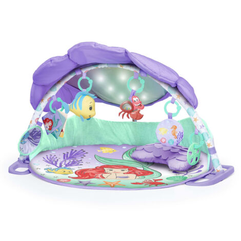 DISNEY BABY -KLEINE SIRENE- Babyspieldecke mit Entwicklungsspielbogen, sensorischen und musikalischen Spielzeugen, Lichtergirlande, Babygeschenk (1/4)