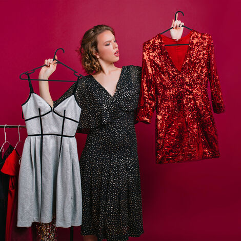 Relaxdays Kleiderbügel-Set, 24 Stück – Schwarz, Mit Hosensteg, Aus Recyceltem Kunststoff, Platzsparend
