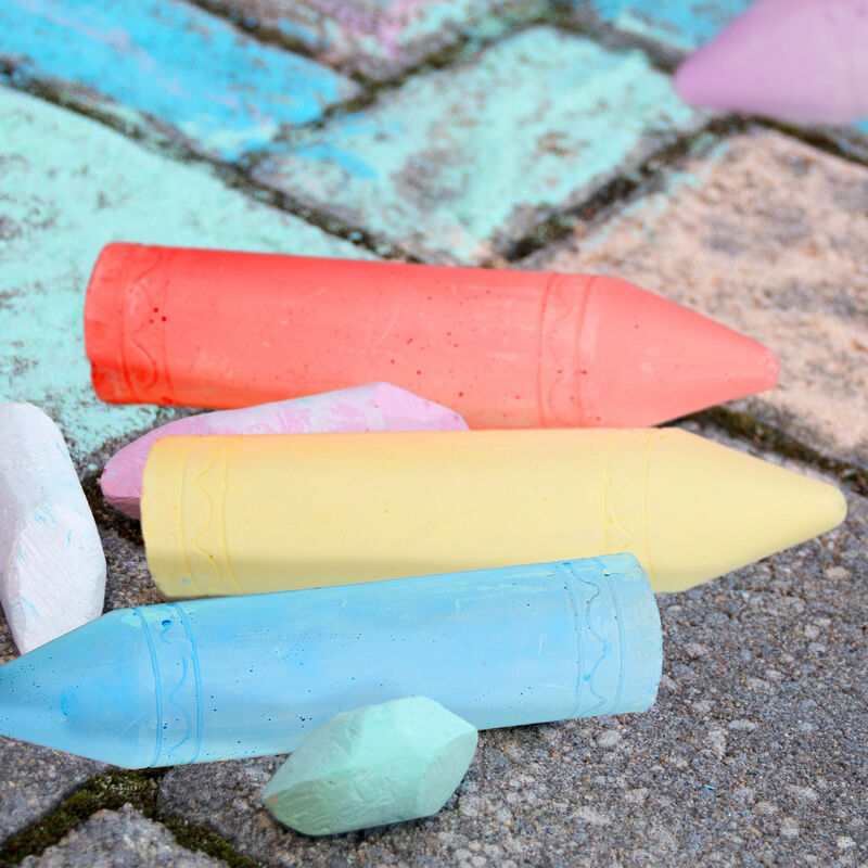 Relaxdays Gessetti Colorati per Strada, Set 15 Gessi da Lavagna, per Giochi  Bambini, HxD: 19 x 4,5 cm, 5 Colori Pastello