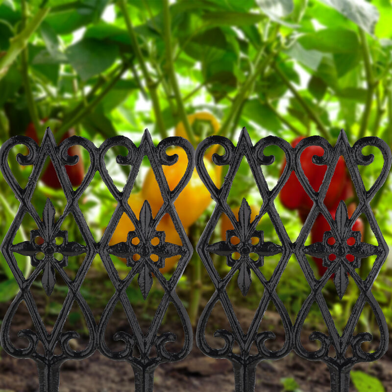 recinzioni-per-giardino-metallo-bianco  Metal garden trellis, Diy garden  trellis, Garden privacy