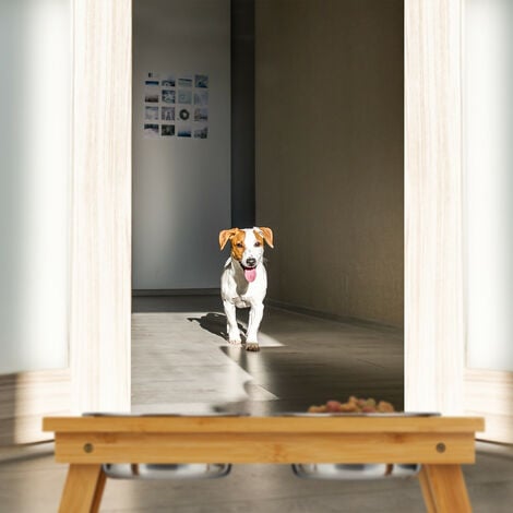 Cibo per cani in legno