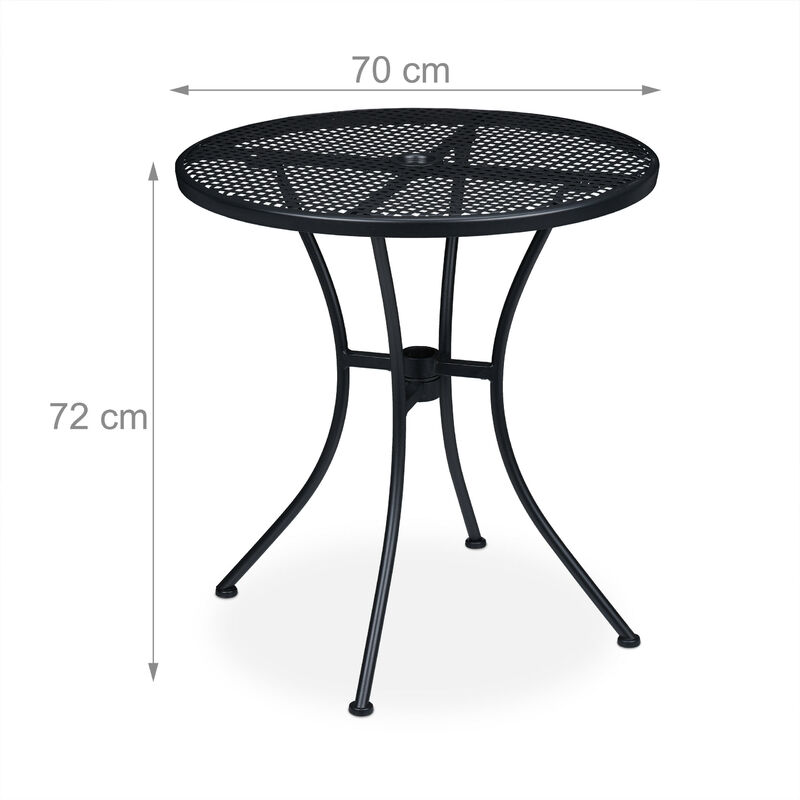 Black metal round on sale garden table