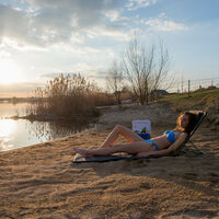 Relaxdays XXL Beach Mat, Padded Sun Lounger with Pillow Folding Recliner with Travel Bag, Beige