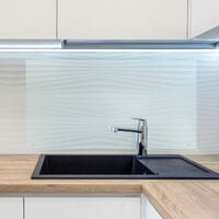 Relaxdays Kitchen Splashback Panel, Safety Glass, Cooker Splatter Guard, 70 x 40 cm, Wall-Mount, Transparent