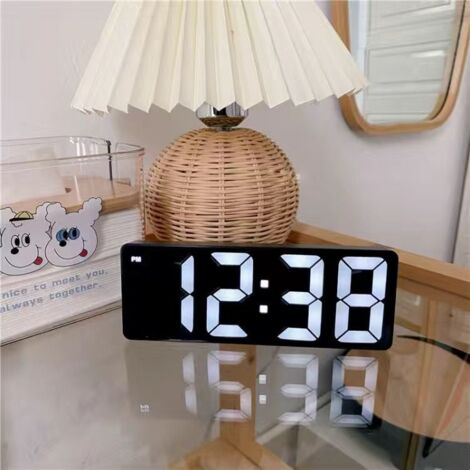 Réveil numérique, réveil de chevet avec grand écran LED, réveil sans tic-tac USB/alimenté par batterie avec température, répétition, date, 3 luminosités réglables, commande vocale, 12/24 heures (1/5)