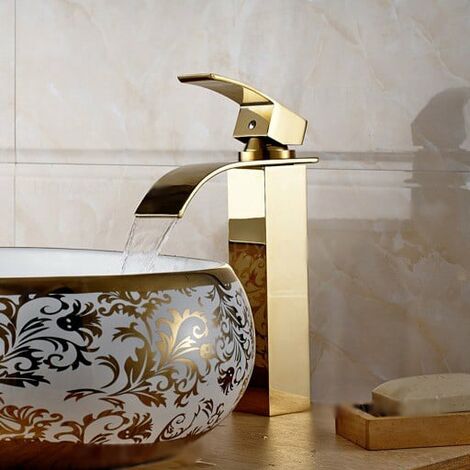 Anspruchsvolle, erhöhte Waschtischarmatur aus massivem, vergoldetem Messing