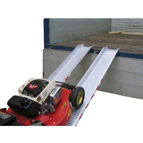 Auffahrschiene 2.50m mit Rand - Innere Breite 155mm - Länge 2500mm - als Einzelstück - M050/25U