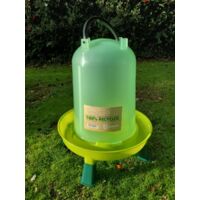 Abreuvoir pour volailles 10L en plastique recyclé – Monté sur 4 pieds – Écologique et durable – Pour poules et basse-cour – Gaun