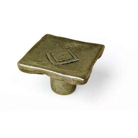 Pomo en zamak con acabado cuero, dimensiones: 35x33x20mm -