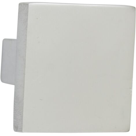 Pomo de zamak con acabado cromo mate, dimensiones:30x30x28mm -