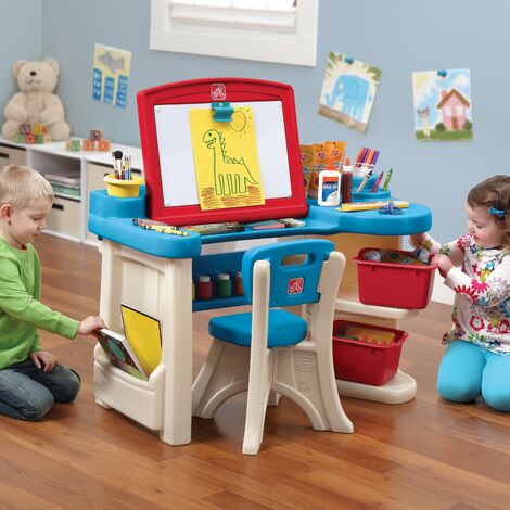 Step2 The Studio Bureau Avec Tableau Et Chaise Pour Enfants Table De Creativite En Plastique