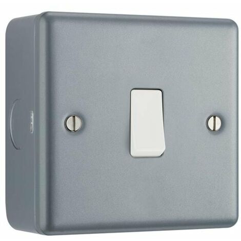 Masterplug Metal Clad 1-Gang 2-Way Light Switch MSTMC512