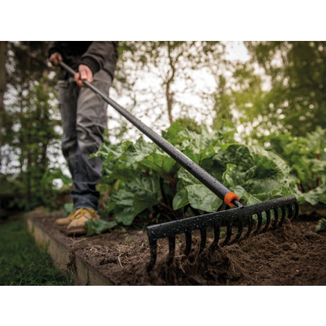Fiskars Solid Soil Rake