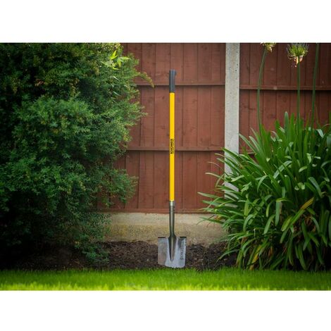 Roughneck Digging Spade, Long Handle ROU68223
