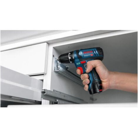 Perceuse-visseuse sans-fil BOSCH GSR 12V-15 + 10 accessoires + 2 batterie GBA 12V 2,0Ah + chargeur GAL 12V-20 + Coffret - 060186810G