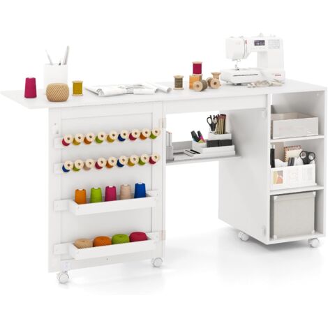 COSTWAY Table de Couture Pliante, Meuble Machine à Coudre avec 4 Compartiments Ouverts, 18 Rangées de Bâtonnets, 2 Plateaux de Rangement, roulettes Verrouillables, Blanc (1/5)