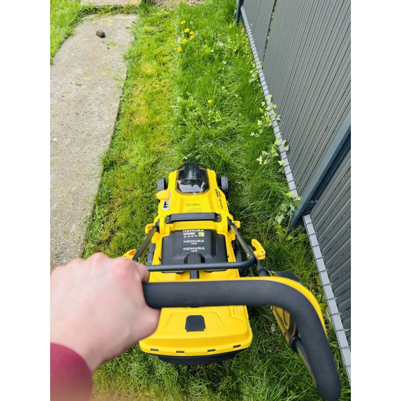 Tondeuse à Gazon Nemura 40V - 2 Batteries 4Ah, Coupe 37cm, Bac 35L | Autoportée, Mulching Et Ramassage